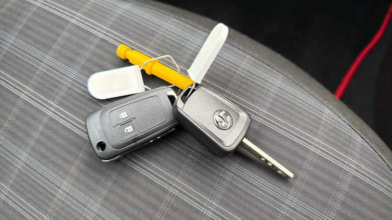 Vauxhall Adam 1.2i Glam 3dr Petrol Hatchback